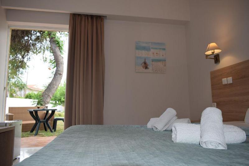 Marzi Beach And Bungalows Hotel Kokkónion Екстериор снимка