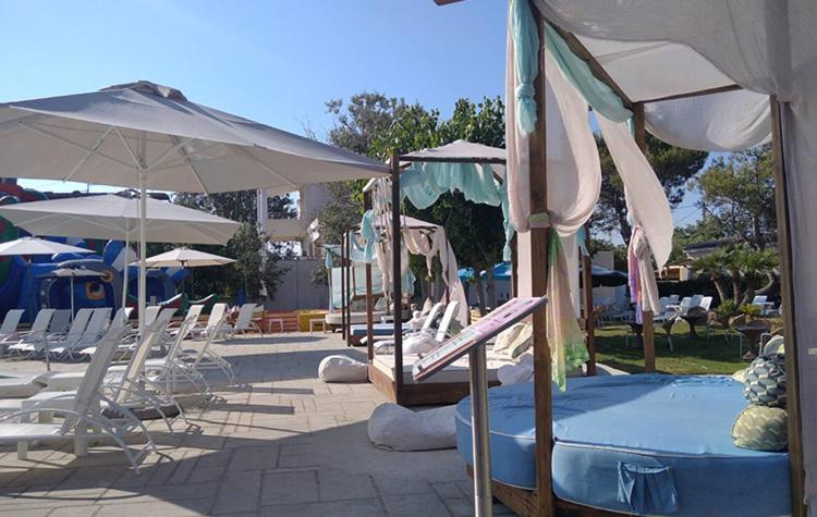 Marzi Beach And Bungalows Hotel Kokkónion Екстериор снимка