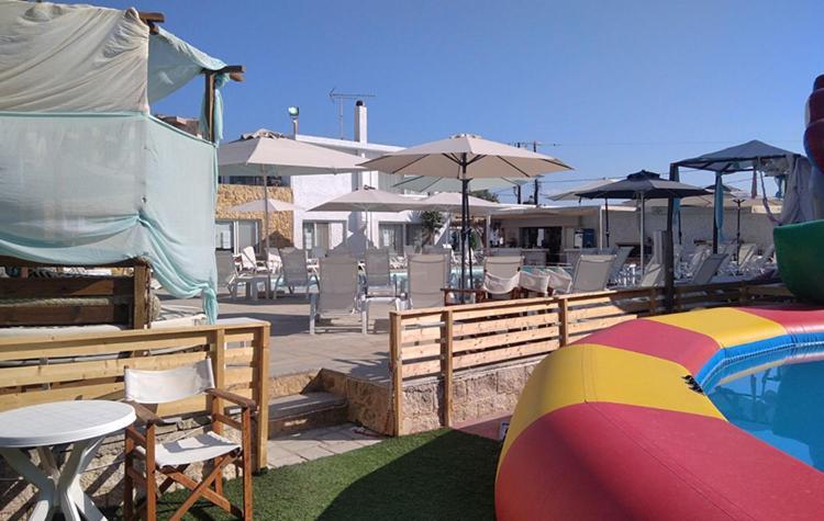 Marzi Beach And Bungalows Hotel Kokkónion Екстериор снимка