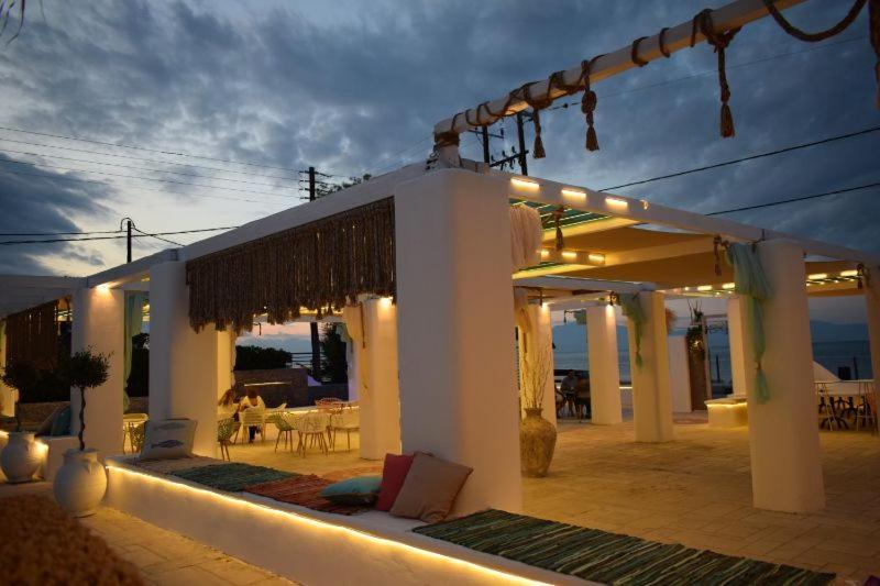 Marzi Beach And Bungalows Hotel Kokkónion Екстериор снимка
