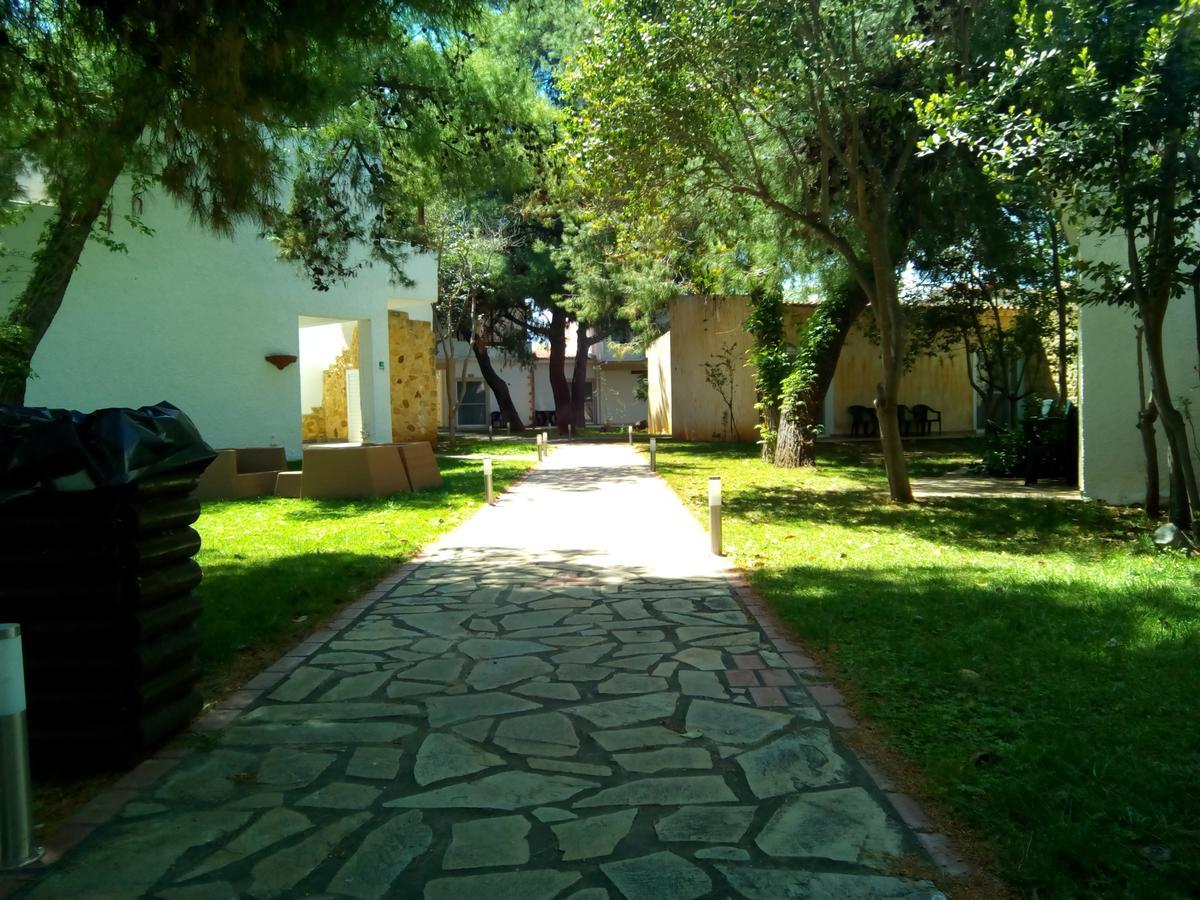 Marzi Beach And Bungalows Hotel Kokkónion Екстериор снимка