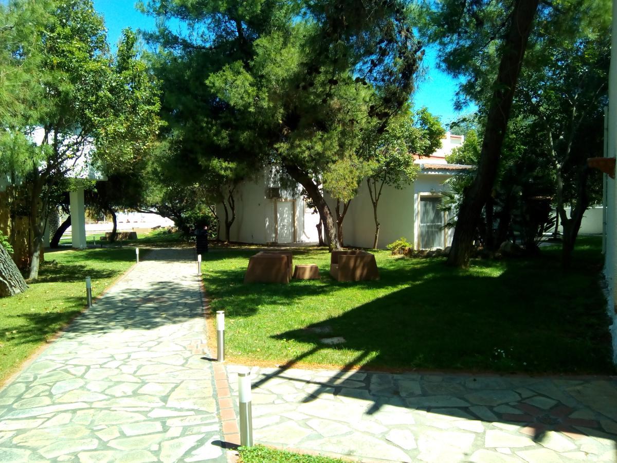 Marzi Beach And Bungalows Hotel Kokkónion Екстериор снимка