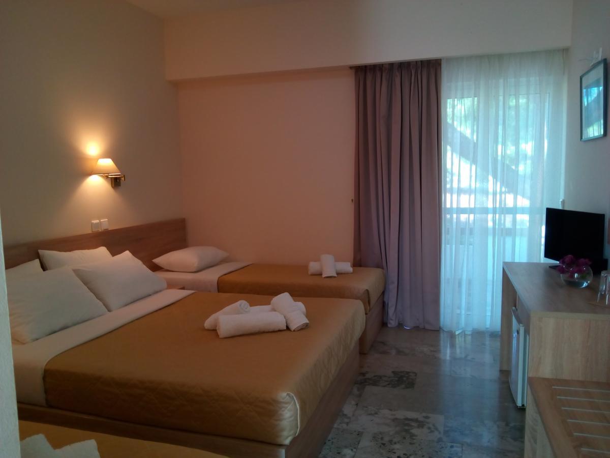 Marzi Beach And Bungalows Hotel Kokkónion Екстериор снимка